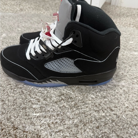 Jordan Black and Gray Sneakers with Red Accents - Picture 2 of 6